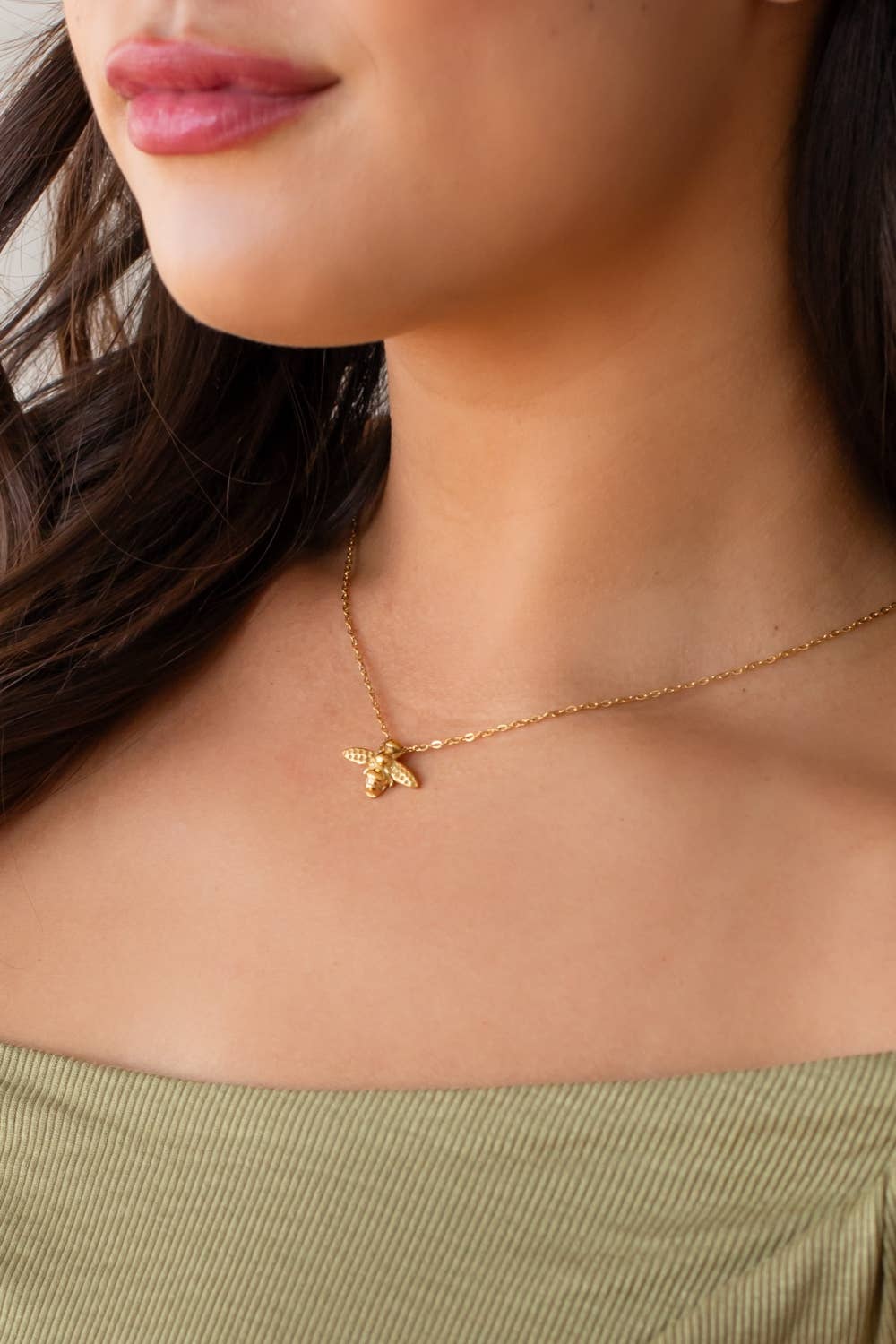 Luxe Gold Bee Pendant Necklace